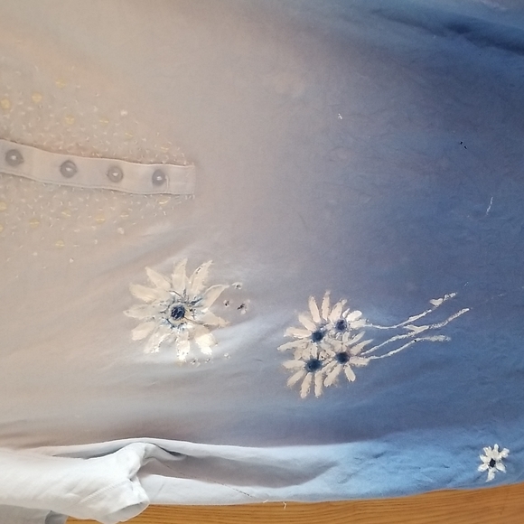 Blue tshirt - Picture 2 of 6